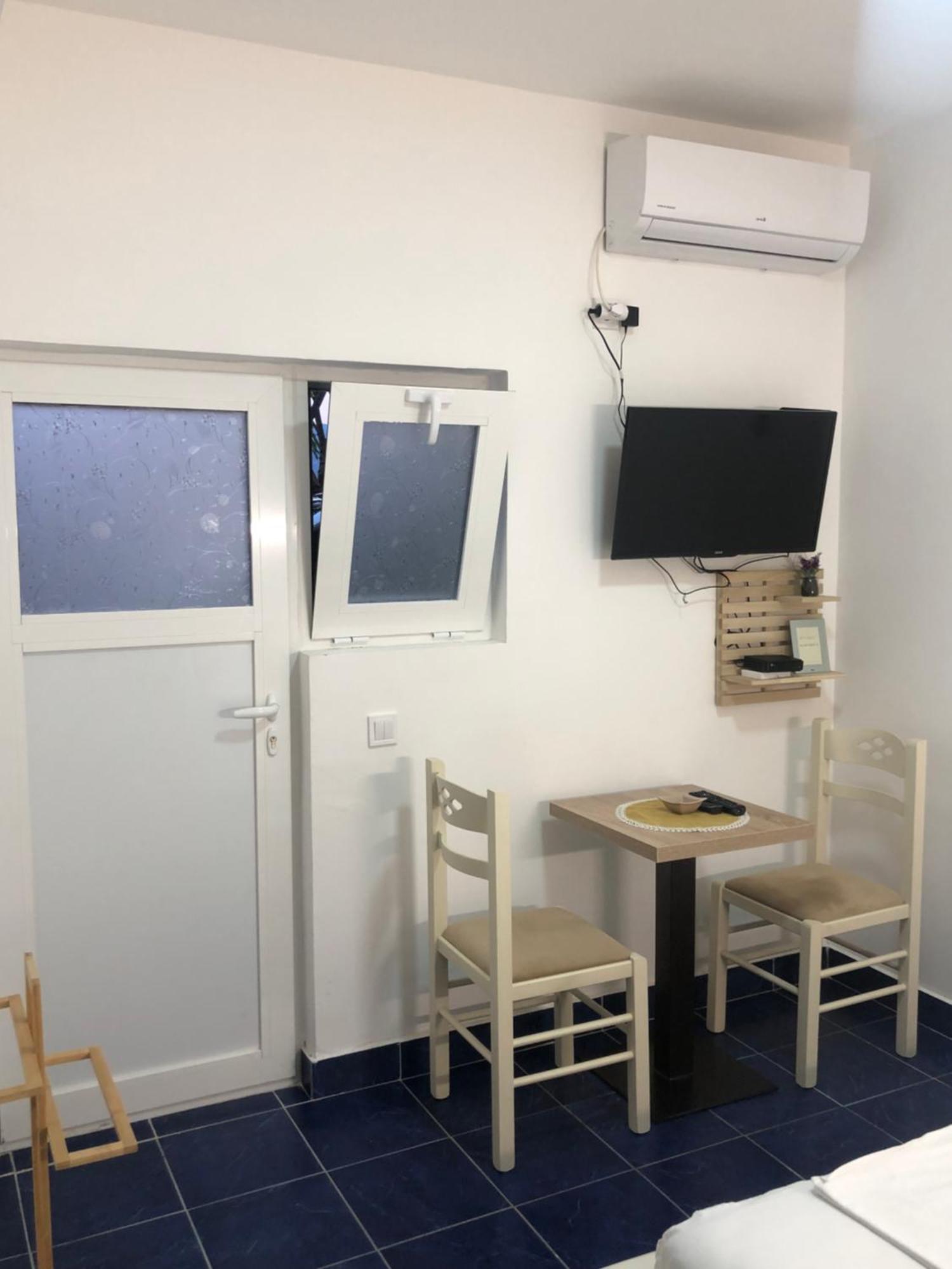 Apartmani Breze Podgoriţa Exterior foto
