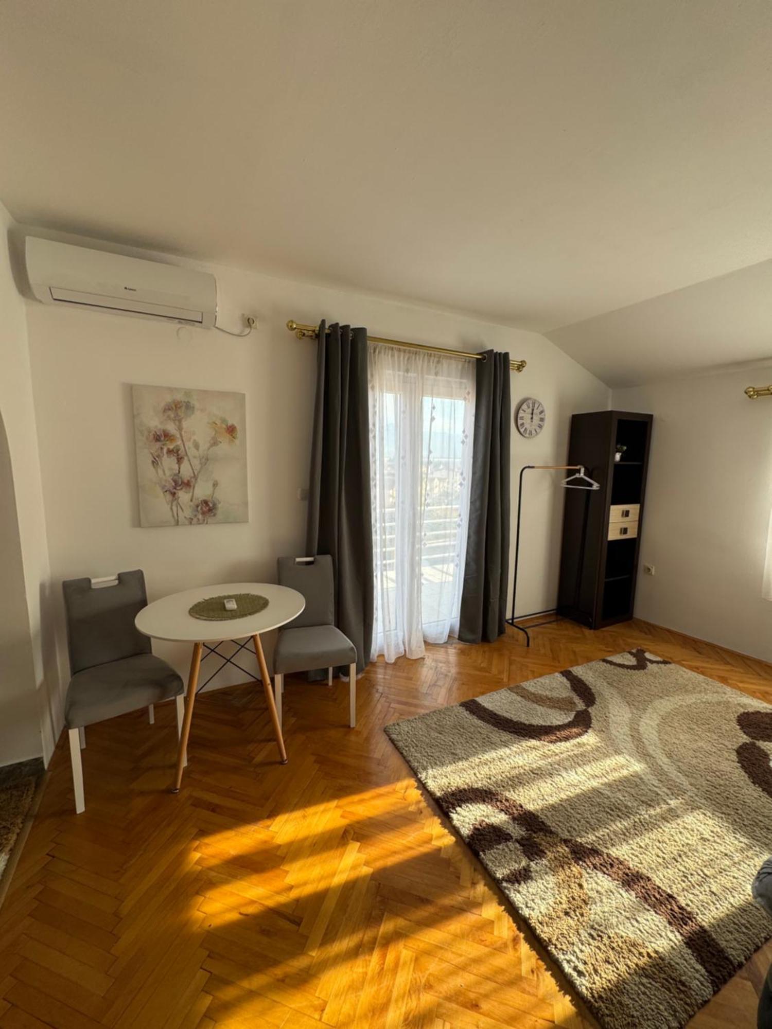 Apartmani Breze Podgoriţa Exterior foto