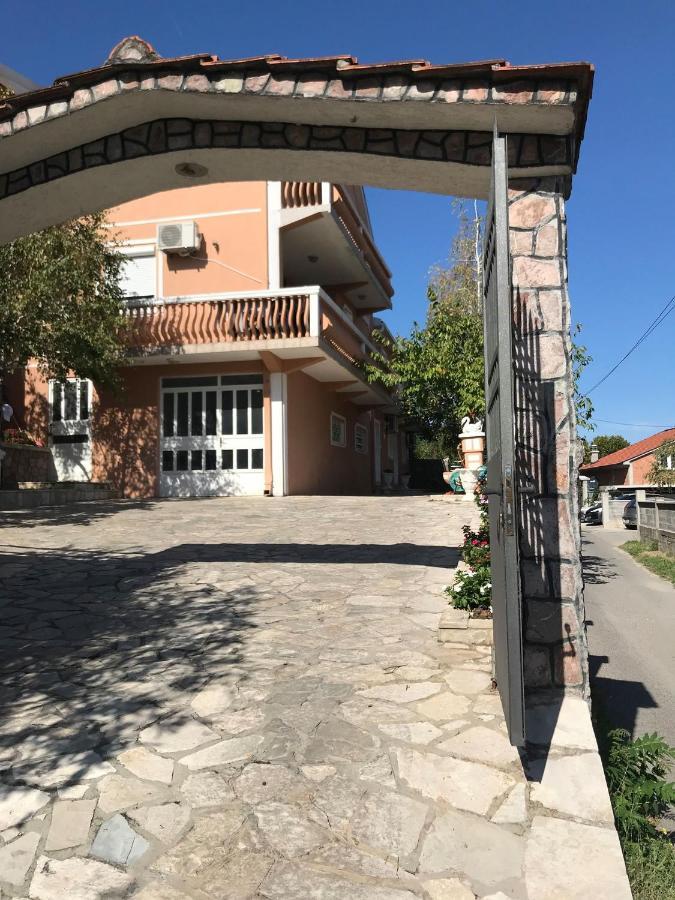 Apartmani Breze Podgoriţa Exterior foto